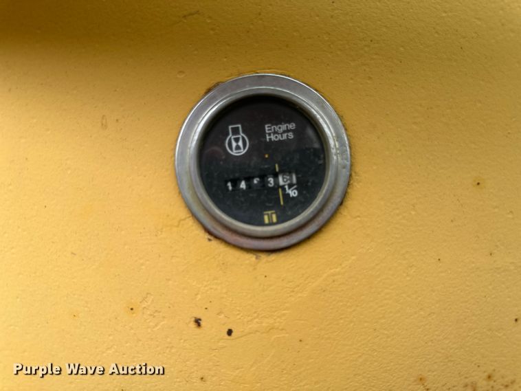 image for item EB2832 1987 Champion 720A motor grader