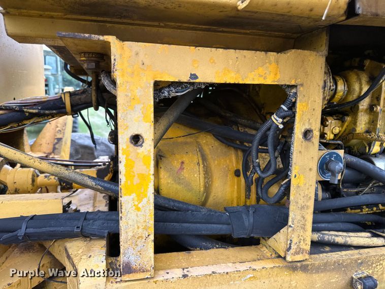 image for item EB2832 1987 Champion 720A motor grader