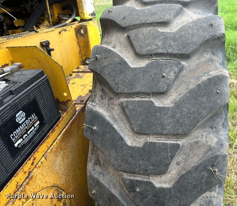 image for item EB2832 1987 Champion 720A motor grader