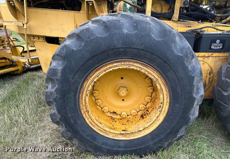 image for item EB2832 1987 Champion 720A motor grader