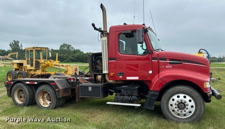 image for item EB2836 2007 Volvo VNL winch truck