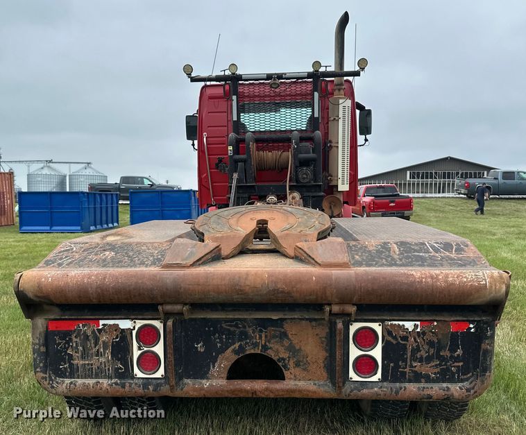 image for item EB2836 2007 Volvo VNL winch truck
