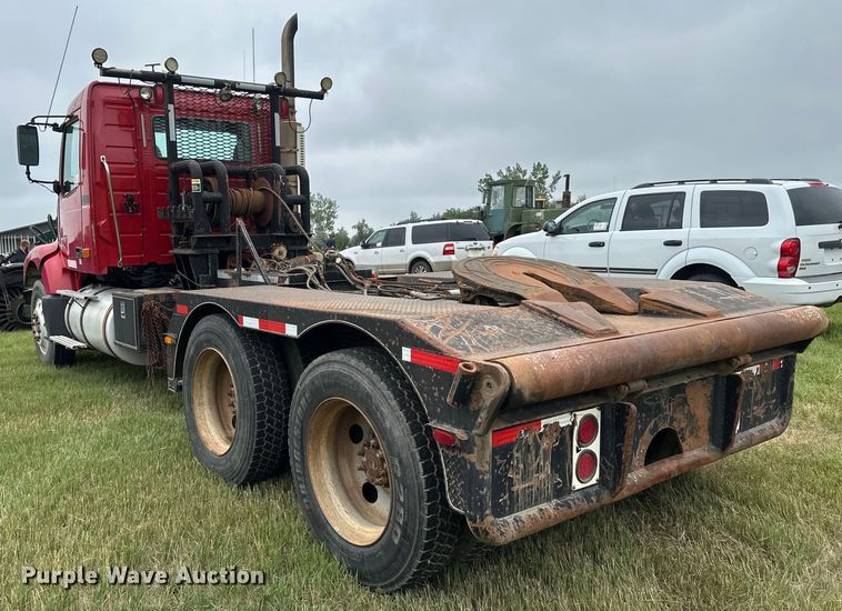 image for item EB2836 2007 Volvo VNL winch truck