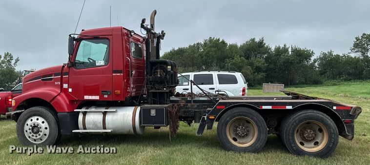 image for item EB2836 2007 Volvo VNL winch truck