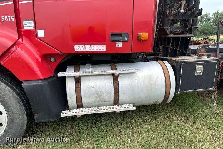 image for item EB2836 2007 Volvo VNL winch truck