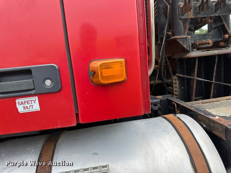 image for item EB2836 2007 Volvo VNL winch truck