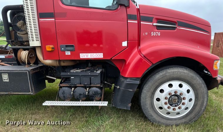 image for item EB2836 2007 Volvo VNL winch truck