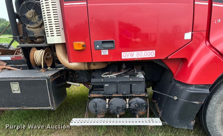 image for item EB2836 2007 Volvo VNL winch truck