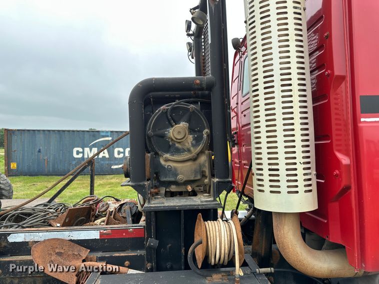 image for item EB2836 2007 Volvo VNL winch truck