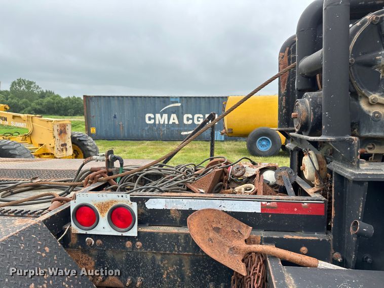 image for item EB2836 2007 Volvo VNL winch truck