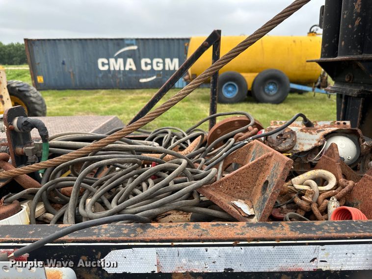 image for item EB2836 2007 Volvo VNL winch truck