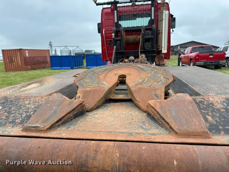 image for item EB2836 2007 Volvo VNL winch truck