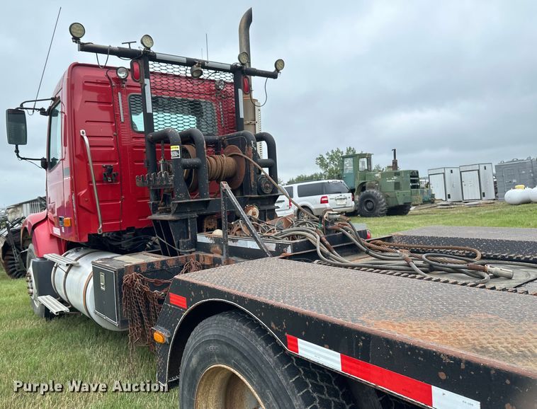 image for item EB2836 2007 Volvo VNL winch truck