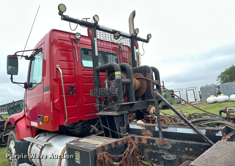 image for item EB2836 2007 Volvo VNL winch truck
