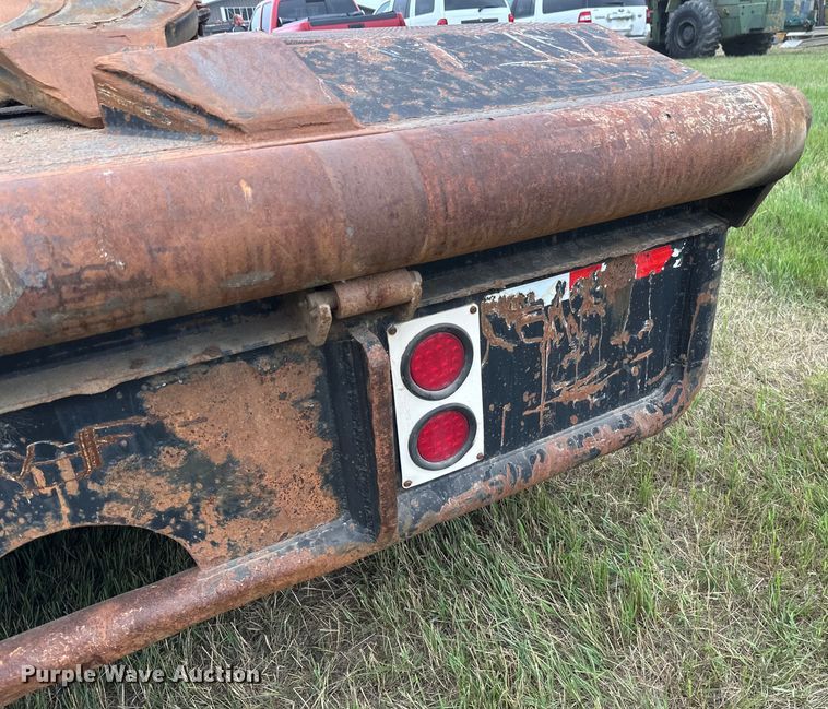 image for item EB2836 2007 Volvo VNL winch truck