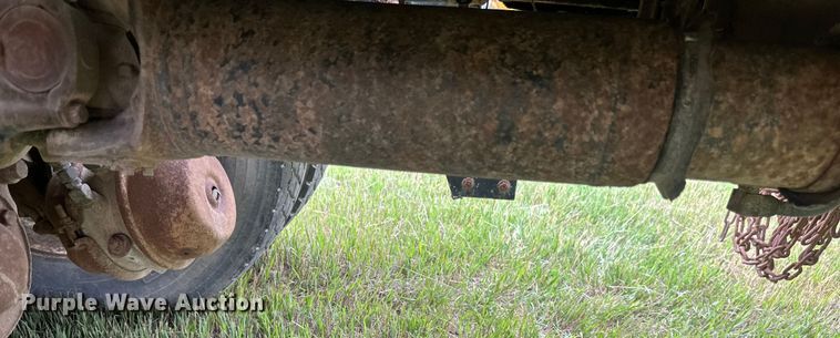 image for item EB2836 2007 Volvo VNL winch truck