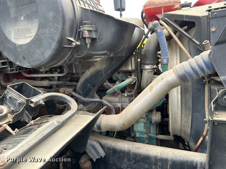 image for item EB2836 2007 Volvo VNL winch truck