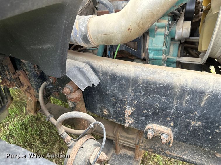 image for item EB2836 2007 Volvo VNL winch truck