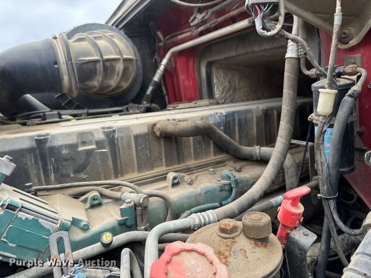 image for item EB2836 2007 Volvo VNL winch truck