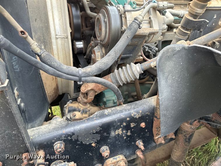 image for item EB2836 2007 Volvo VNL winch truck