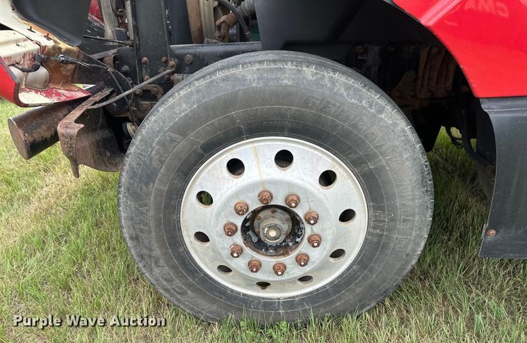 image for item EB2836 2007 Volvo VNL winch truck