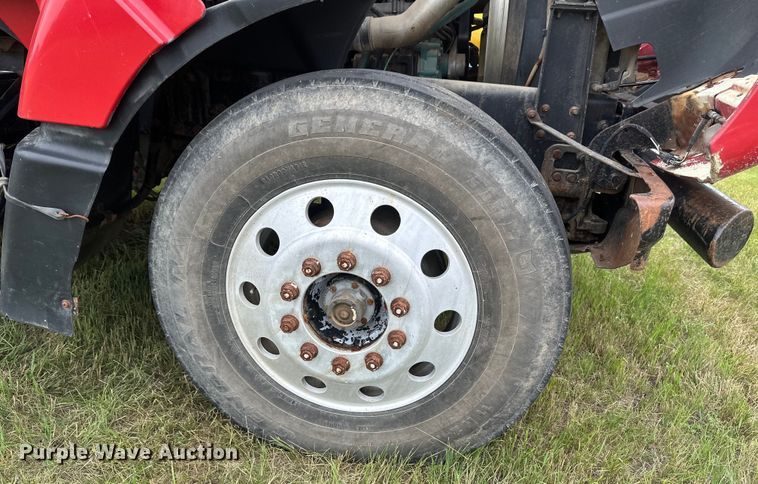 image for item EB2836 2007 Volvo VNL winch truck