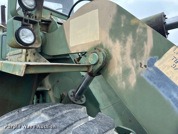 image for item EB2837 1979 International Harvester 530 wheel loader