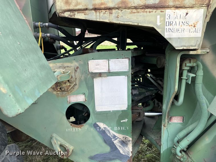 image for item EB2837 1979 International Harvester 530 wheel loader