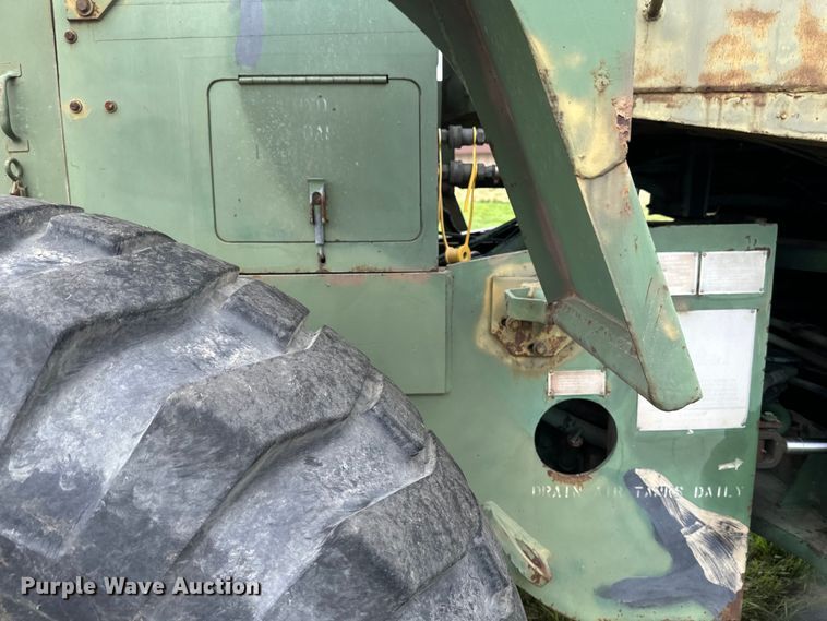 image for item EB2837 1979 International Harvester 530 wheel loader