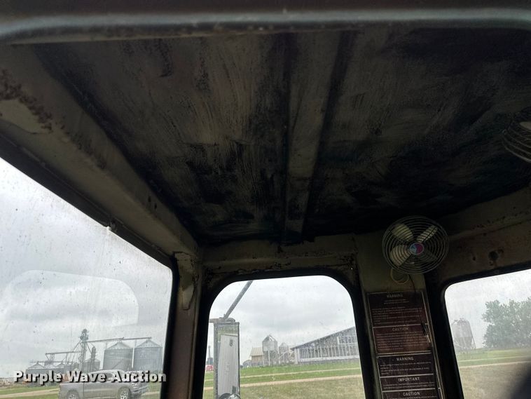 image for item EB2837 1979 International Harvester 530 wheel loader