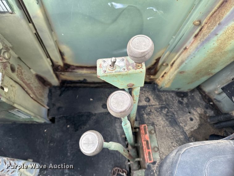 image for item EB2837 1979 International Harvester 530 wheel loader