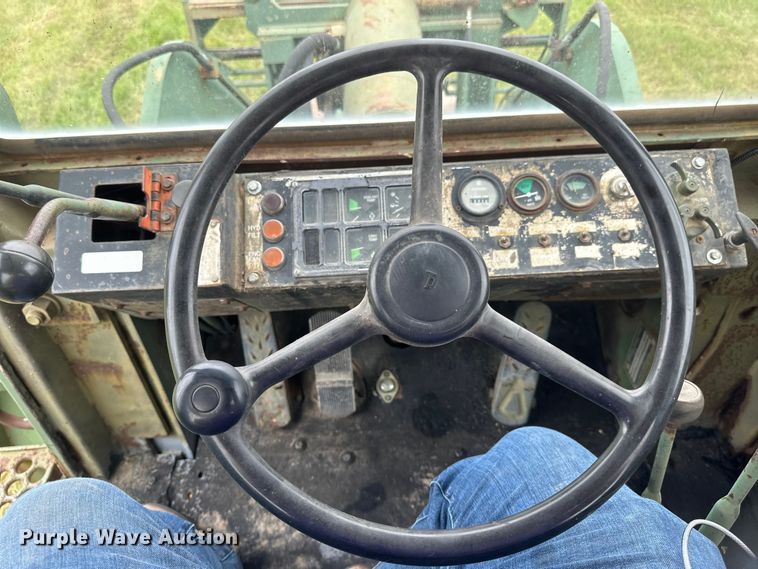 image for item EB2837 1979 International Harvester 530 wheel loader