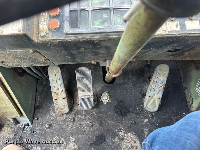 image for item EB2837 1979 International Harvester 530 wheel loader