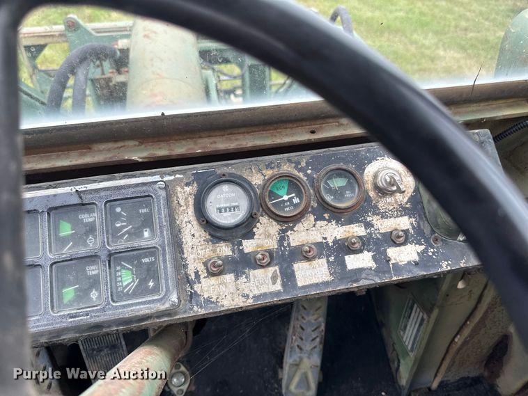 image for item EB2837 1979 International Harvester 530 wheel loader