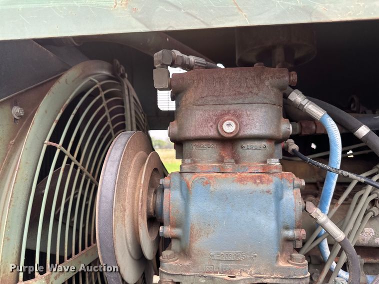 image for item EB2837 1979 International Harvester 530 wheel loader