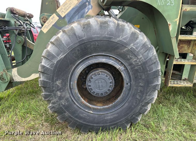 image for item EB2837 1979 International Harvester 530 wheel loader