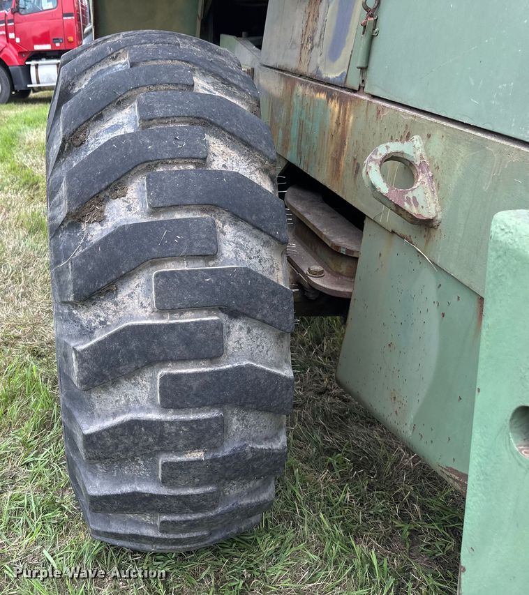 image for item EB2837 1979 International Harvester 530 wheel loader