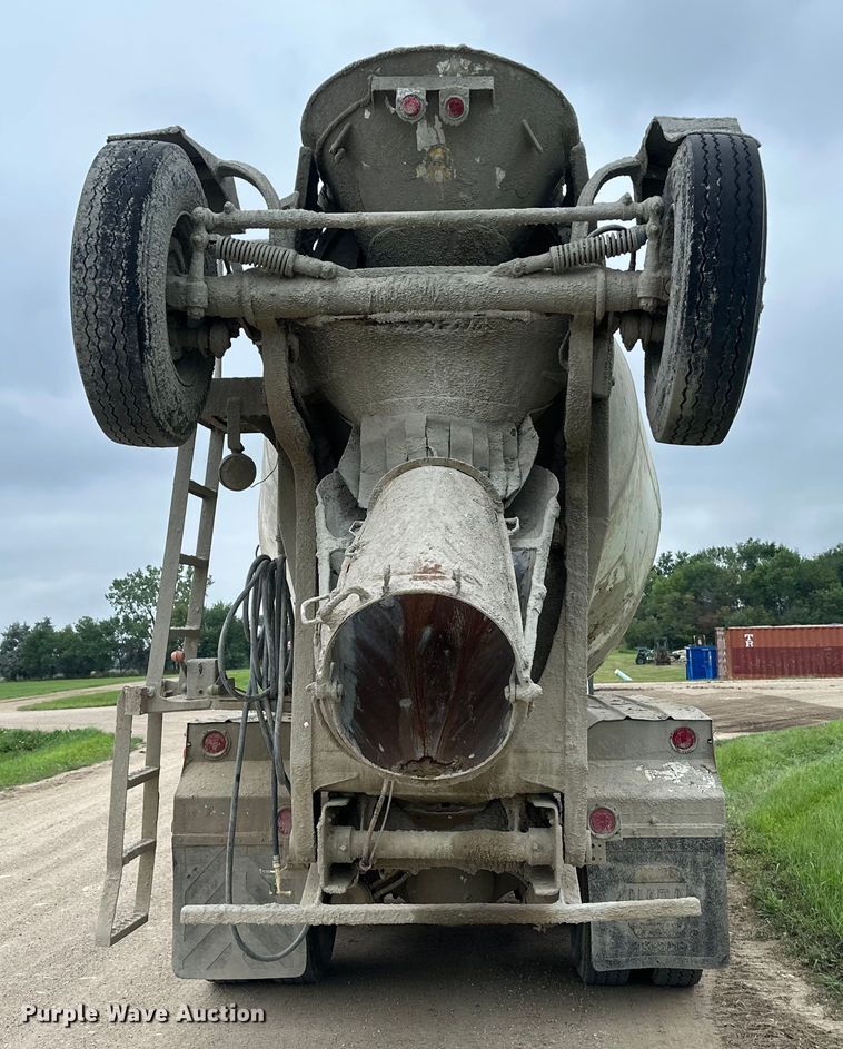 image for item EB2838 1992 International F5070 ready mix truck