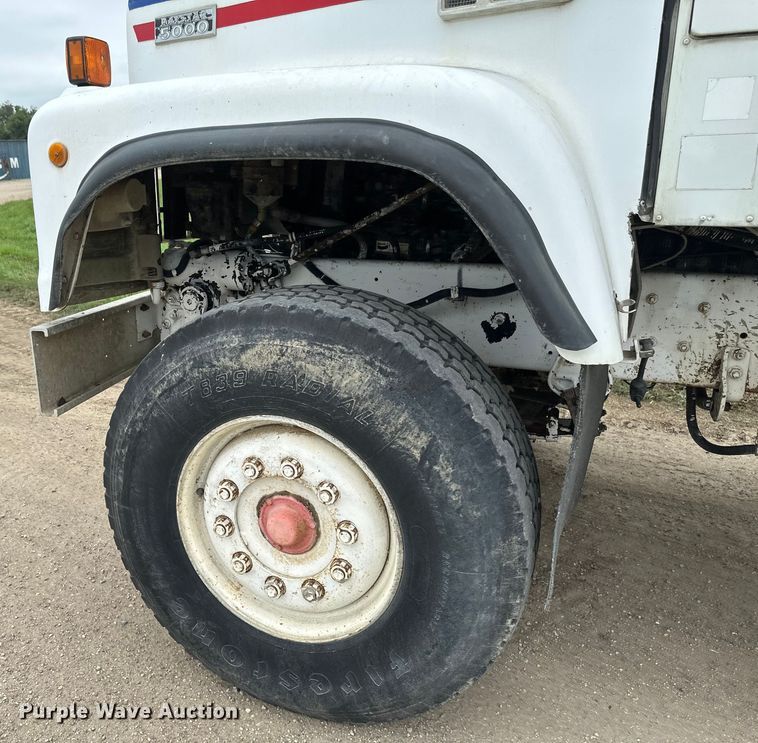 image for item EB2838 1992 International F5070 ready mix truck