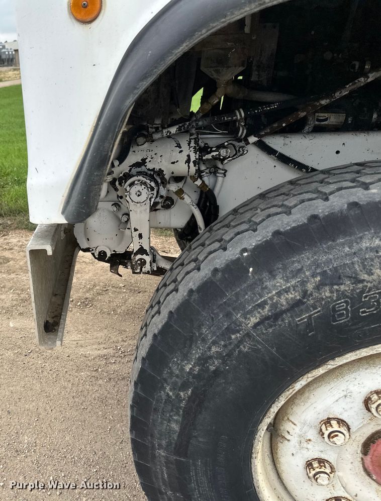 image for item EB2838 1992 International F5070 ready mix truck