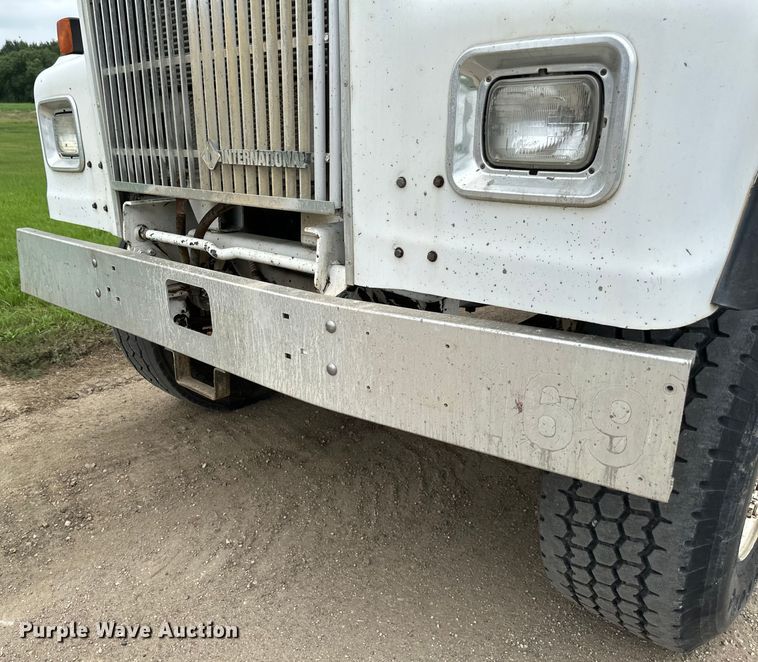 image for item EB2838 1992 International F5070 ready mix truck