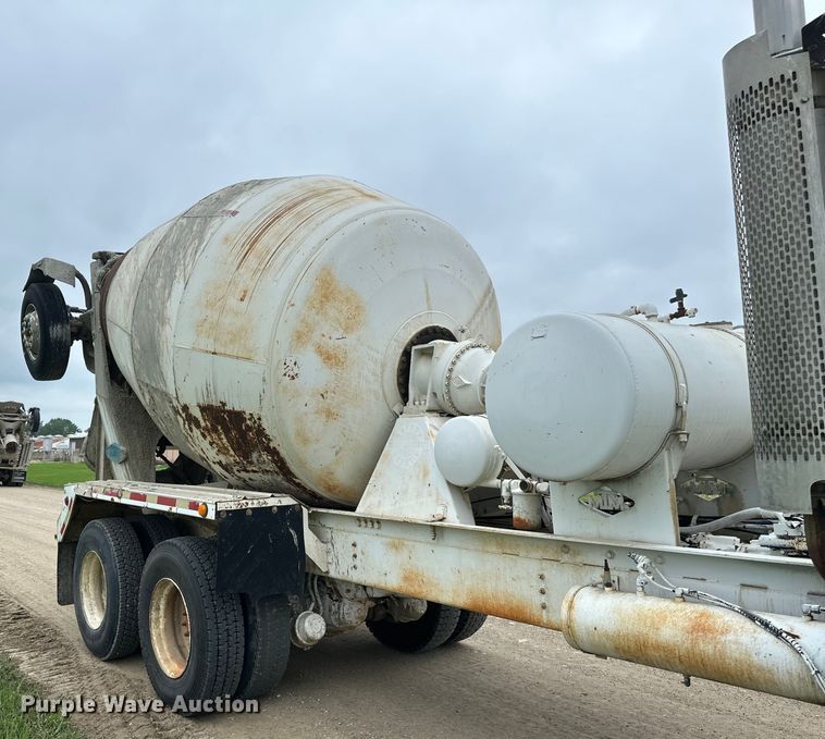 image for item EB2838 1992 International F5070 ready mix truck