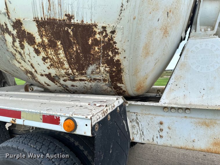 image for item EB2838 1992 International F5070 ready mix truck