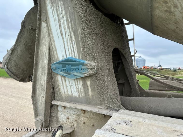 image for item EB2838 1992 International F5070 ready mix truck