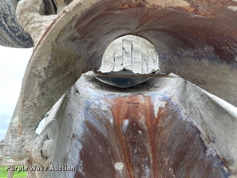 image for item EB2838 1992 International F5070 ready mix truck