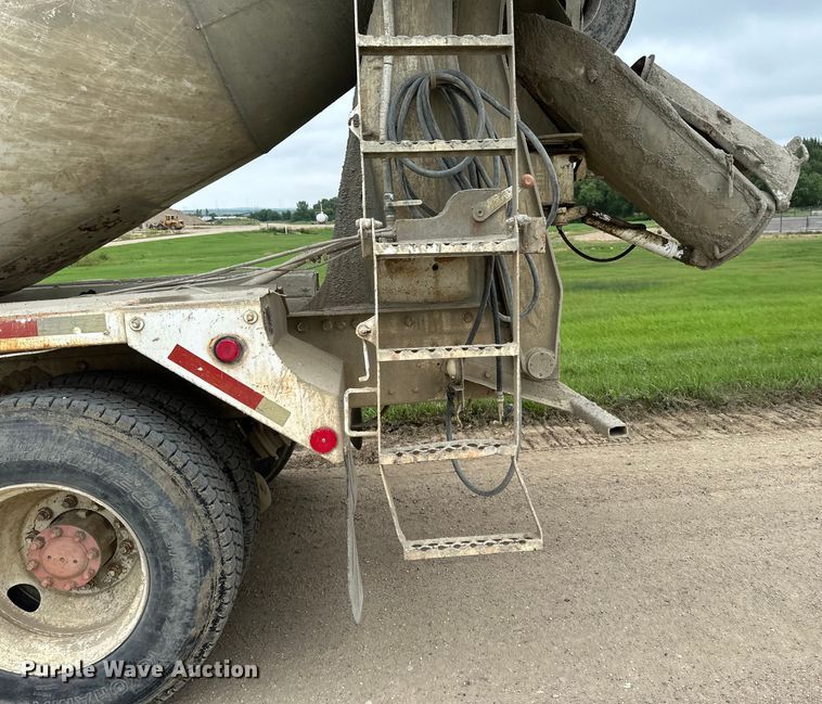 image for item EB2838 1992 International F5070 ready mix truck