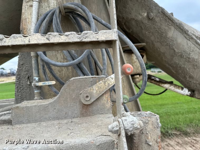 image for item EB2838 1992 International F5070 ready mix truck