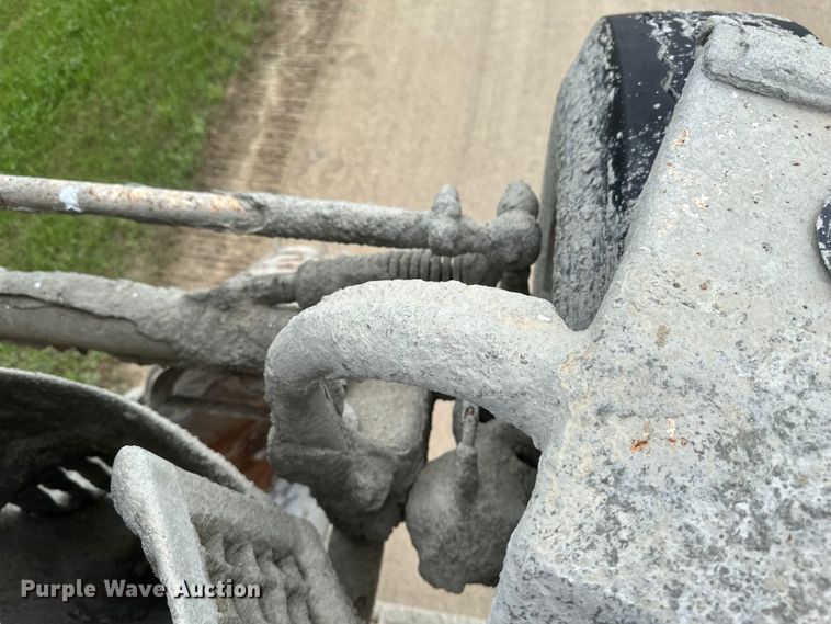 image for item EB2838 1992 International F5070 ready mix truck