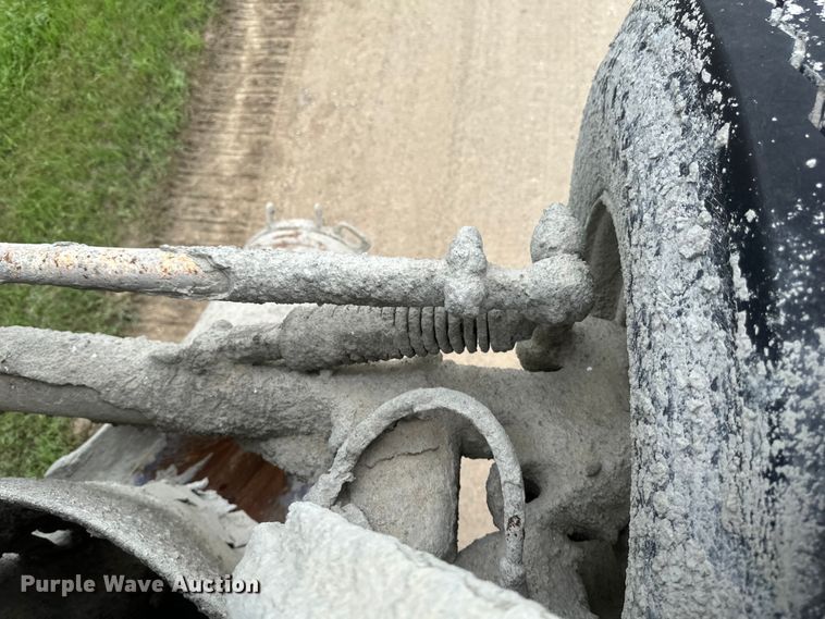 image for item EB2838 1992 International F5070 ready mix truck