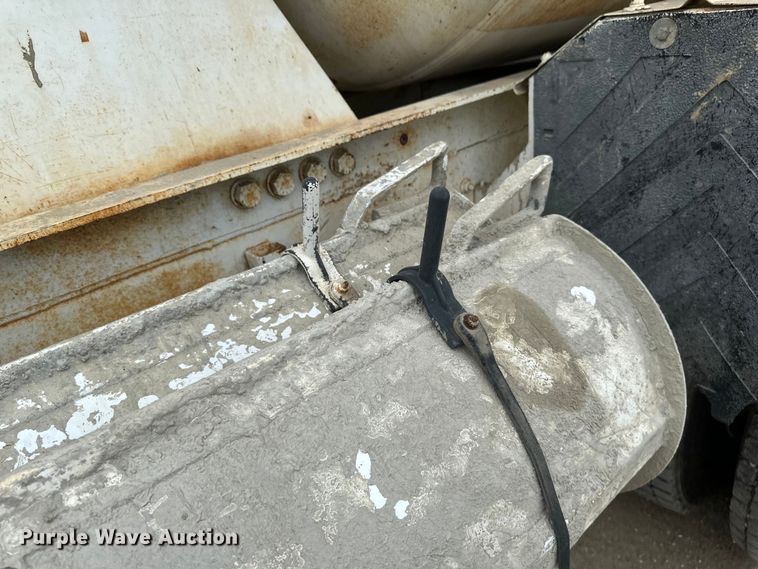 image for item EB2838 1992 International F5070 ready mix truck